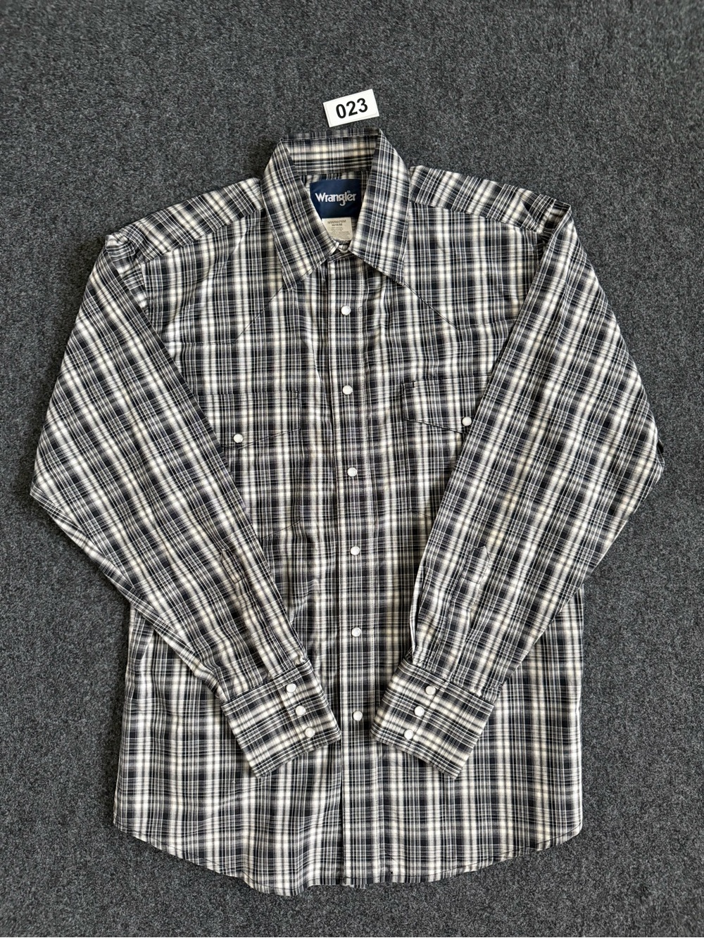 Wrangler Men's Long Sleeve Button Down Shirt Size Medium